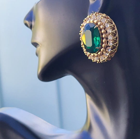 Coro Large green Rhinestone clip on earrings - Picture 3 of 11